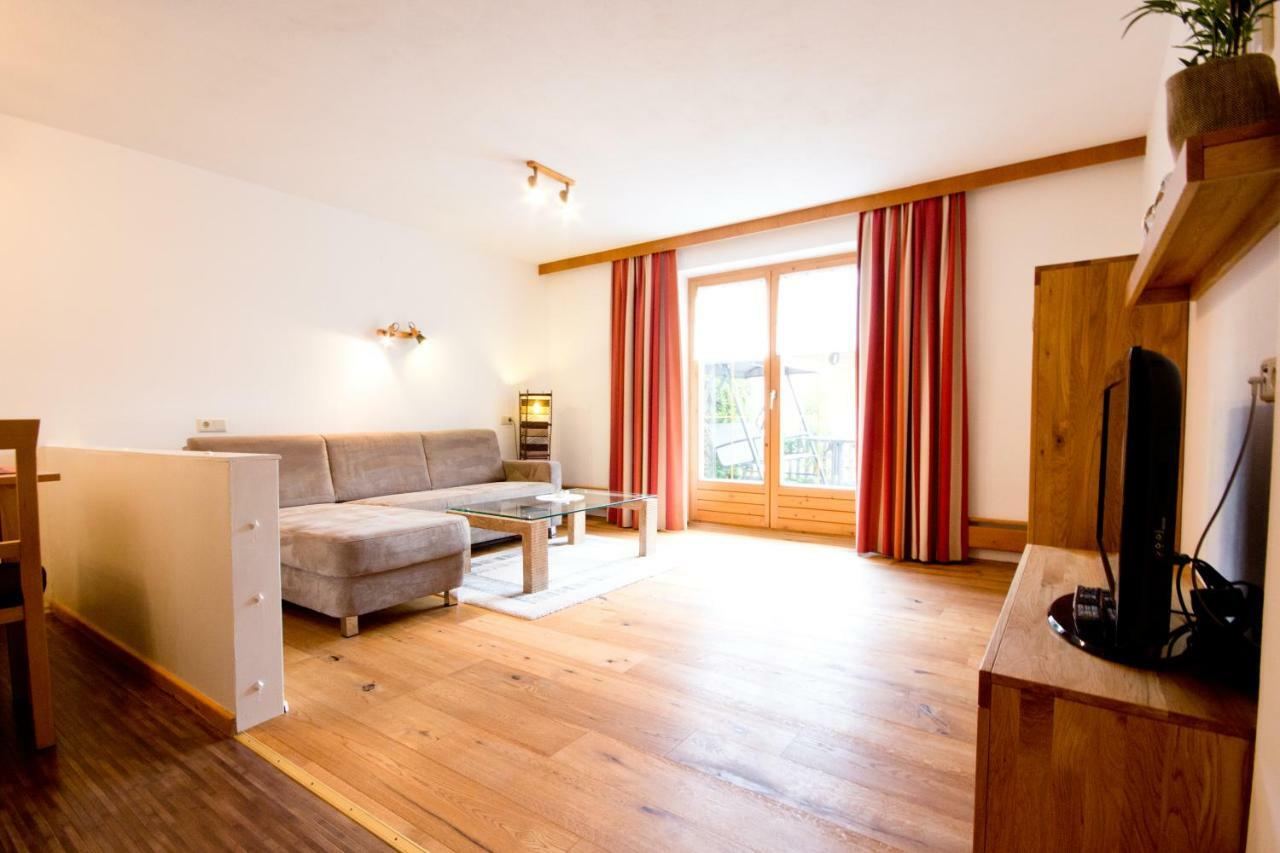 Haus Vlcek Apartment เนาดาส ภายนอก รูปภาพ